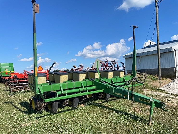 john-deere-7200-image-1