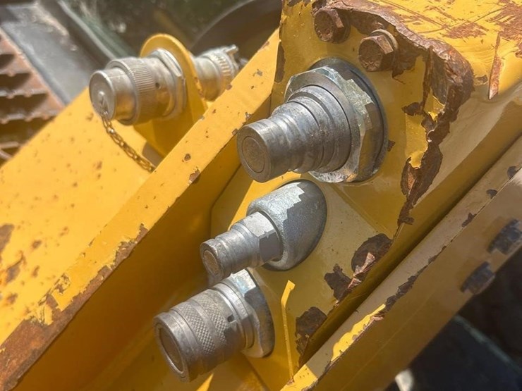 2021-caterpillar-236d3-image-6