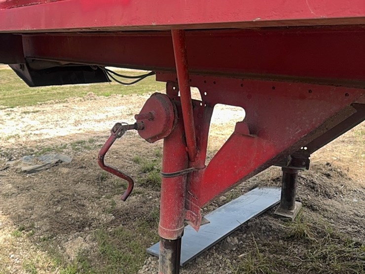 red-dump-trailer-image-8