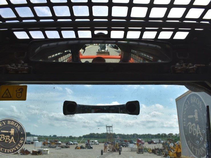 2020-kubota-ssv65-image-46