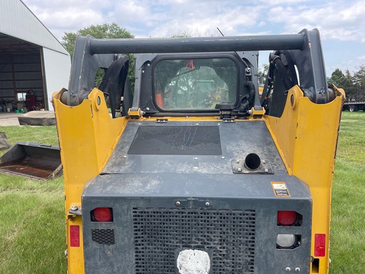 2019-deere-318g-image-21