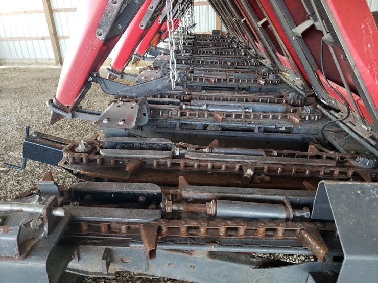 2014-mf-3000-8-corn-head---8-row-image-2
