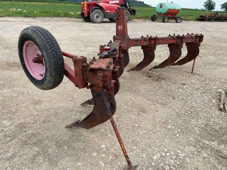 ih-7-shank-deep-ripper-image-9