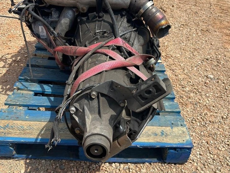2012-duramax-8-cyl-diesel-engine-w/transmission-image-7