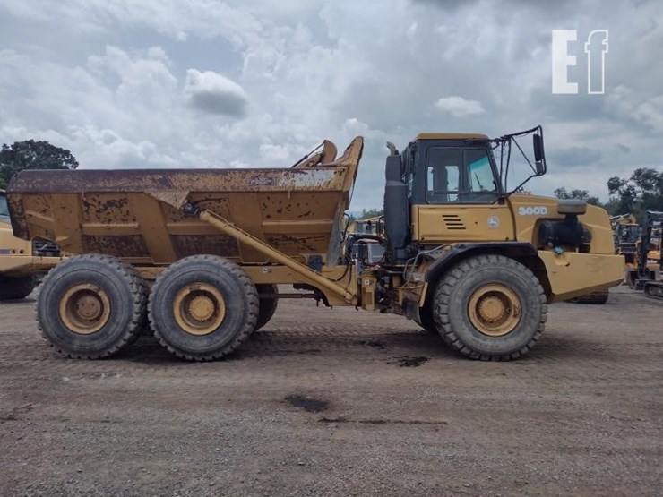 deere-300d-image-3