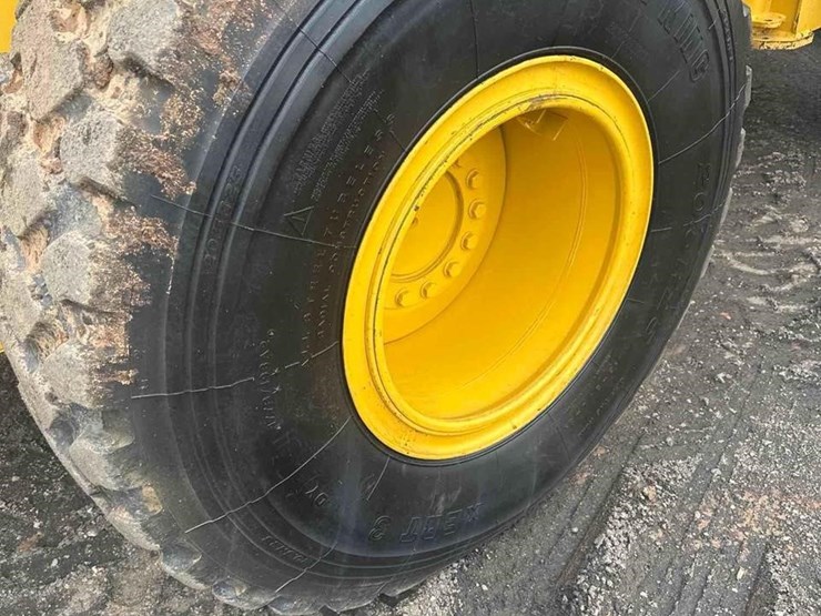 2019-deere-624l-image-26