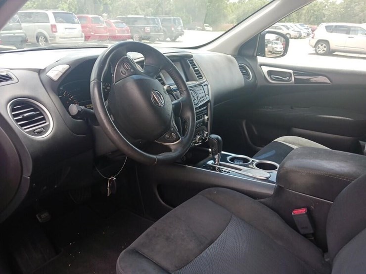 2015-nissan-pathfinder-image-5
