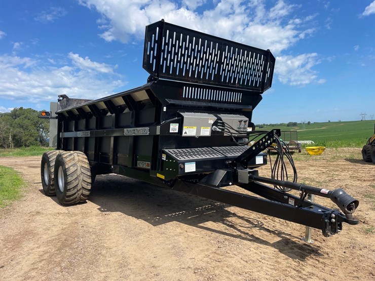 2023-meyer-ms485-vertical-beater-manure-spreader—1-owner-image-2
