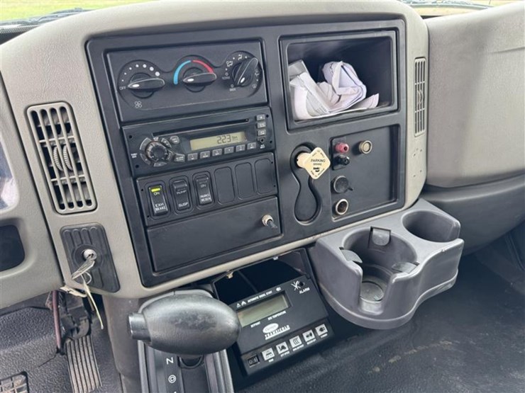 2012-international-durastar-4300-image-12