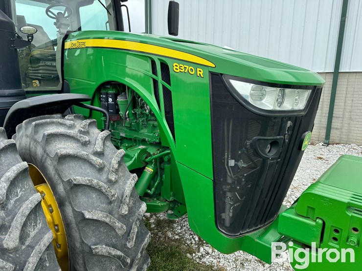 2019-john-deere-8370r-image-16