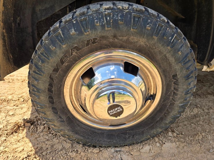2018-utility-flatbed-image-42