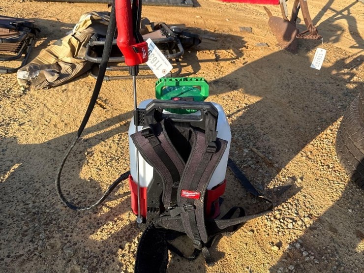 2214---milwaukee-18v-sprayer-image-3
