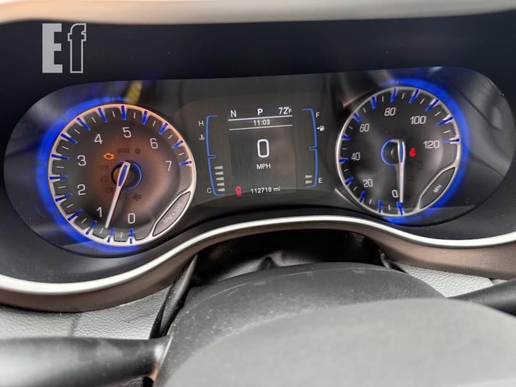 2017-chrysler-pacifica-image-12