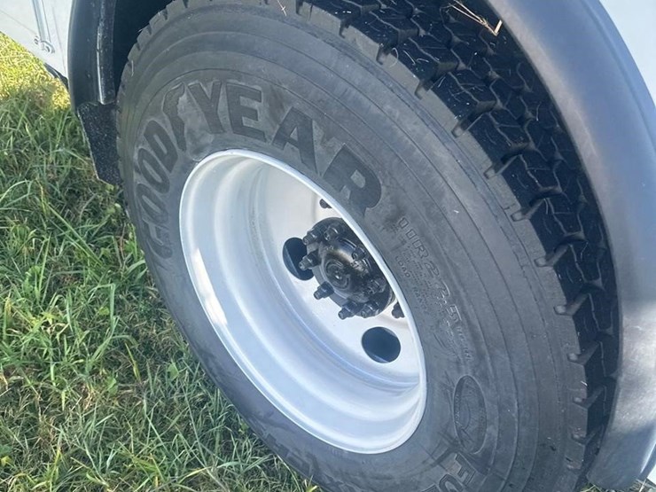 2019-international-durastar-4300-image-10