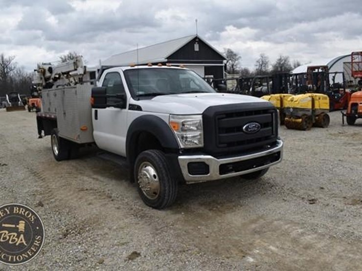 2013-ford-f550-image-18
