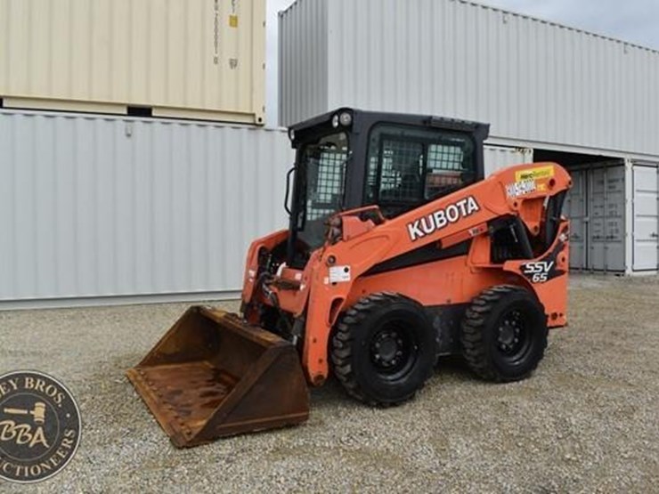 2017-kubota-ssv65-image-8