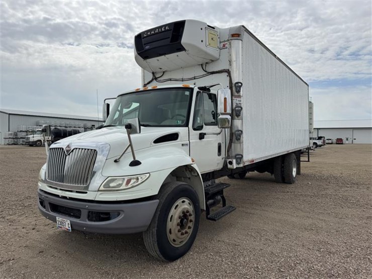 2012-international-durastar-4300-image-1