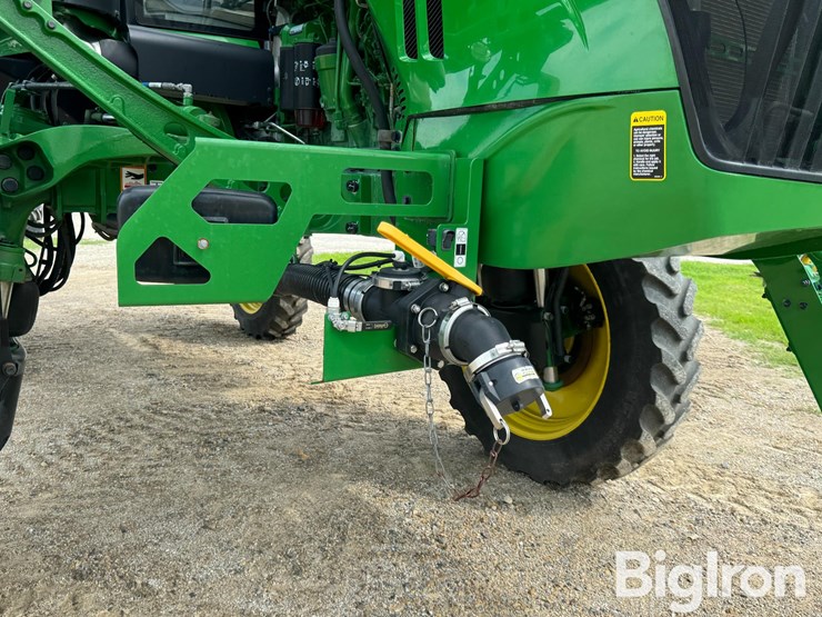 2021-john-deere-r4044-image-10