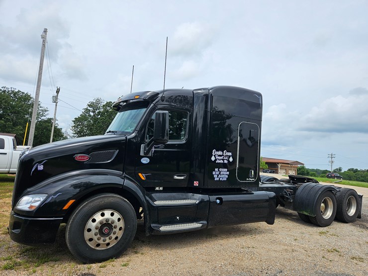 2018-peterbilt-579-image-3