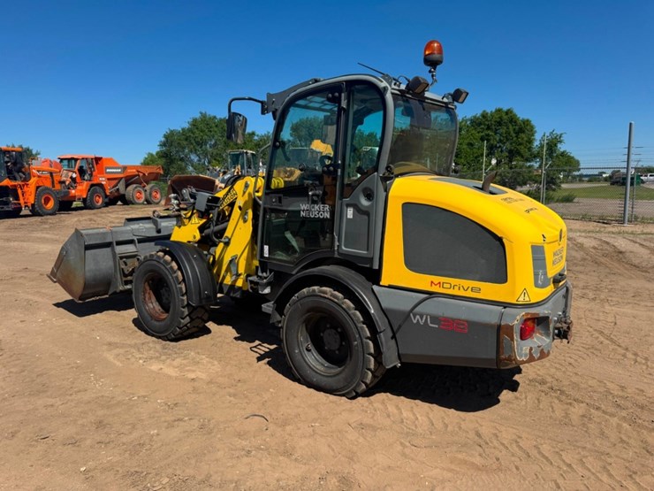2018-wacker-neuson-wl38-image-3