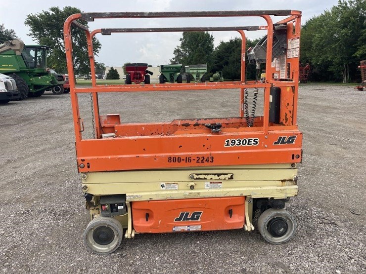 2017-jlg-1930es-image-3