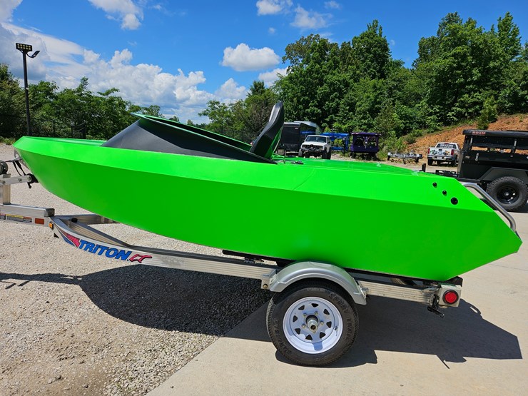 #18971-•-10'-jet-boat-image-3