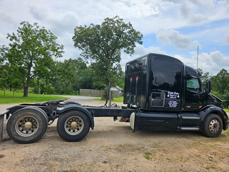 2018-peterbilt-579-image-26