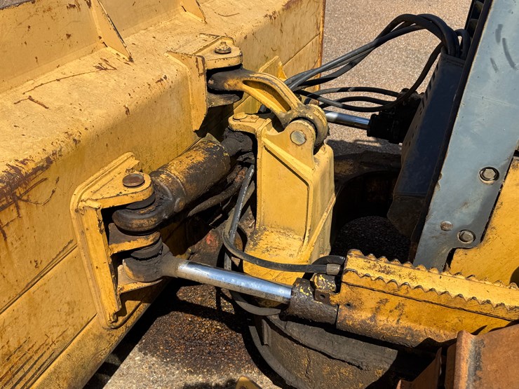 deere-650h-image-8