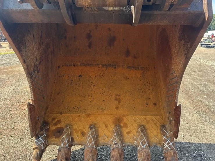 2020-komatsu-pc360-lc-11-image-13
