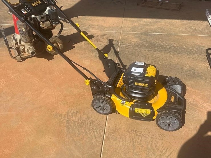 dewalt-2x20v-bushless-push-mower-1925-image-1