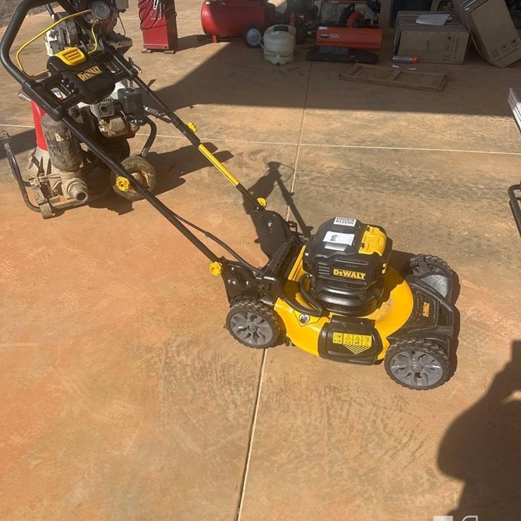 DEWALT 2X20V BUSHLESS PUSH MOWER 1925