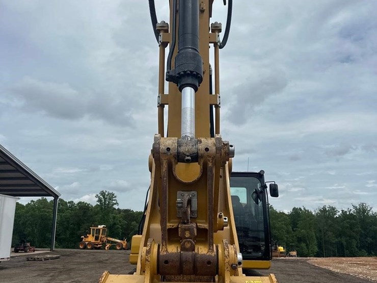 2021-caterpillar-320gc-image-15