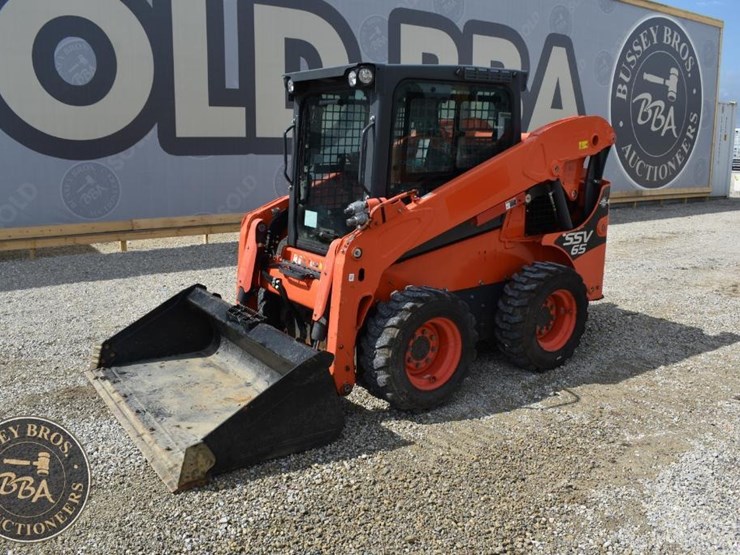 2020-kubota-ssv65-image-1