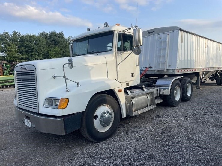 1999-freightliner-fld120-image-1