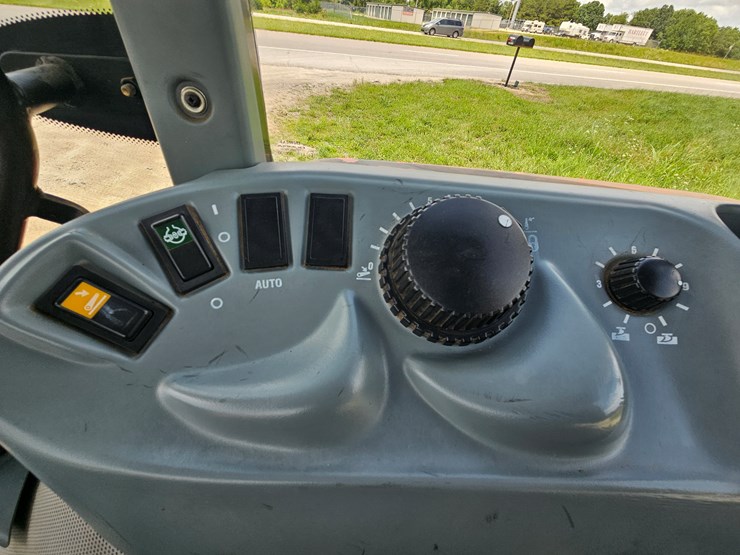 2004-mccormick-cx105-image-54