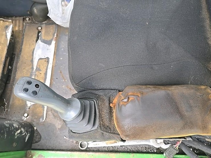 2014-deere-437d-image-91