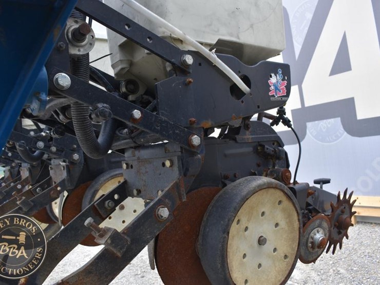 2005-kinze-3600-image-42
