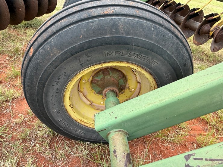 john-deere-340-image-5