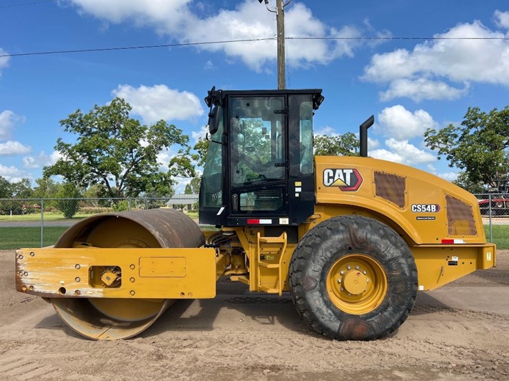 2022-caterpillar-cs54b-image-1