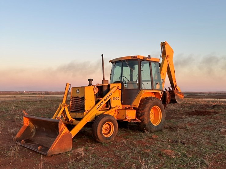deere-210c-image-4