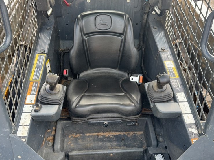 deere-331g-image-14