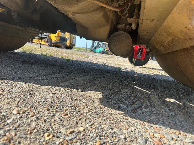 caterpillar-cb-434-image-10