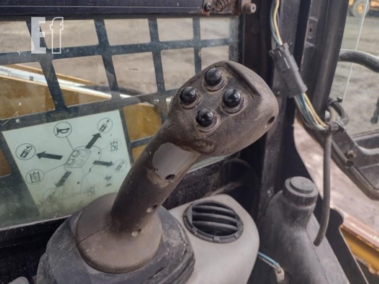 2012-caterpillar-259b3-image-10