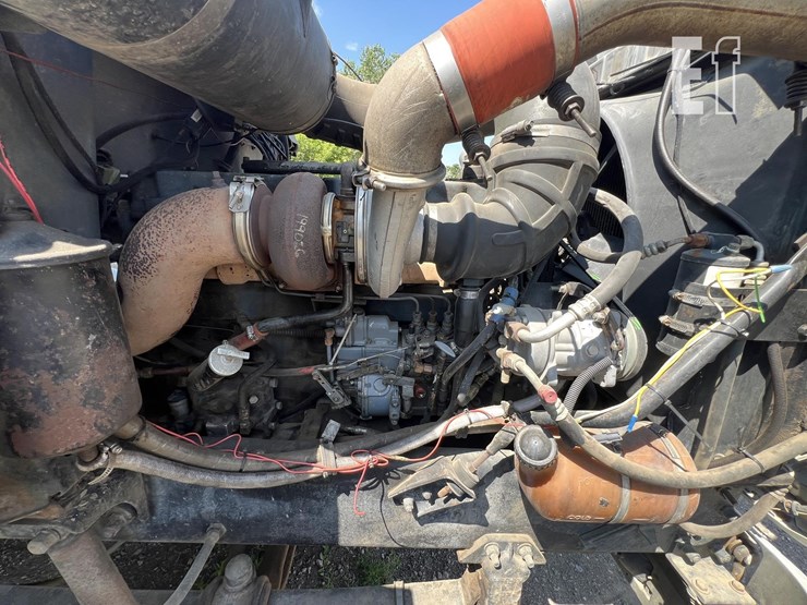 1990-mack-f600-image-34