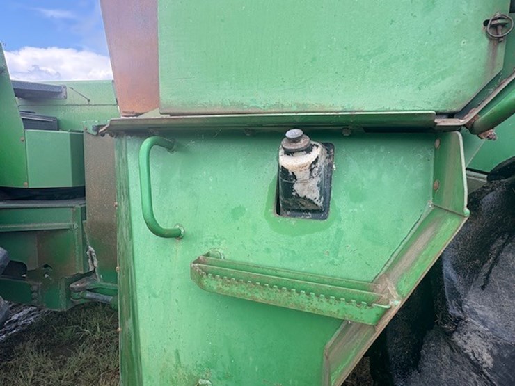 john-deere-8560-image-23