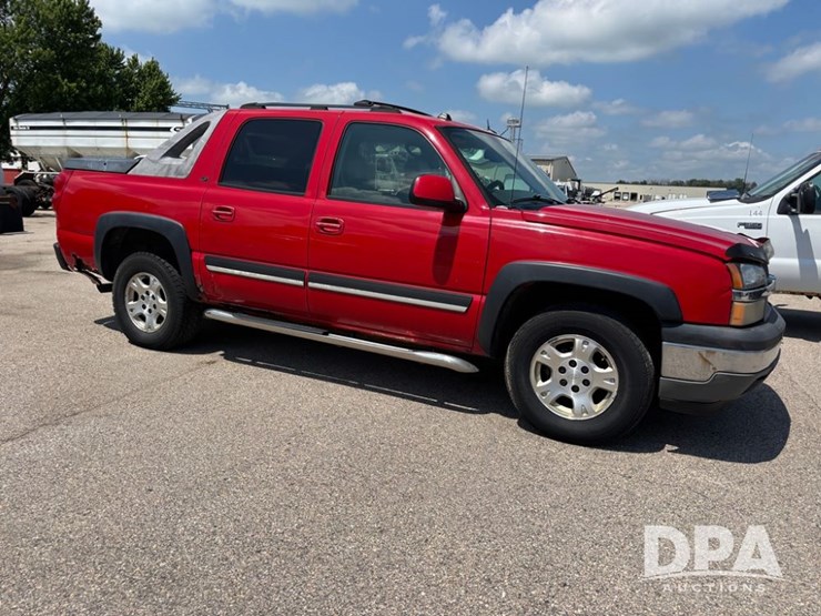 2005-chevy-avalanche-(dr11862)-image-2