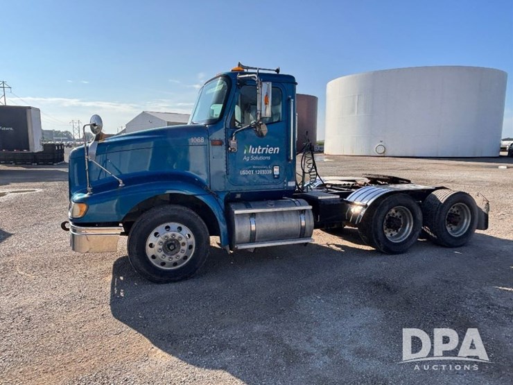 2002-ihc-9400i-day-cab-truck-(gp10940,-unit-109996)-image-13