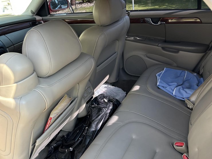 2003-cadillac-deville-image-13