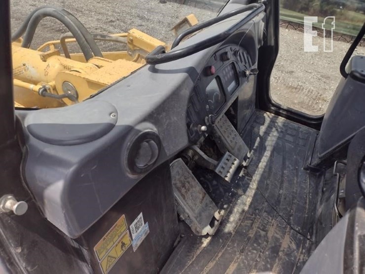 2006-caterpillar-953c-image-13