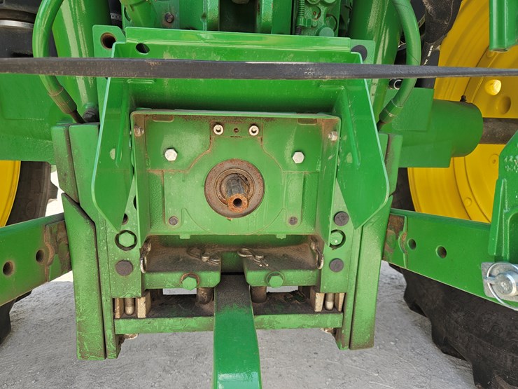 2022-john-deere-6140m-image-18
